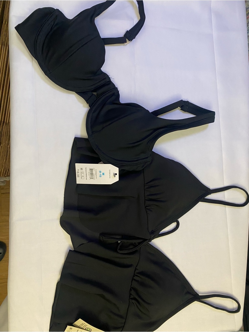 Woman’s swim bundle - Picture 2 of 9